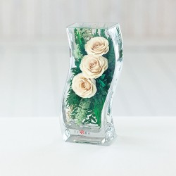 композиция из ванильных роз
